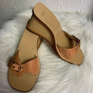 CLEARANCE SALE!!!1105. Vintage Y2K Coach Honey Wedge Sandals 7.5